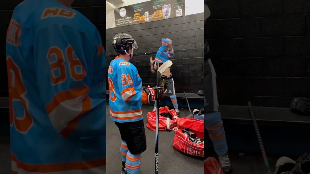 First Indian Hockey Player to hit the ice! 😂🏒 #hockey #india
