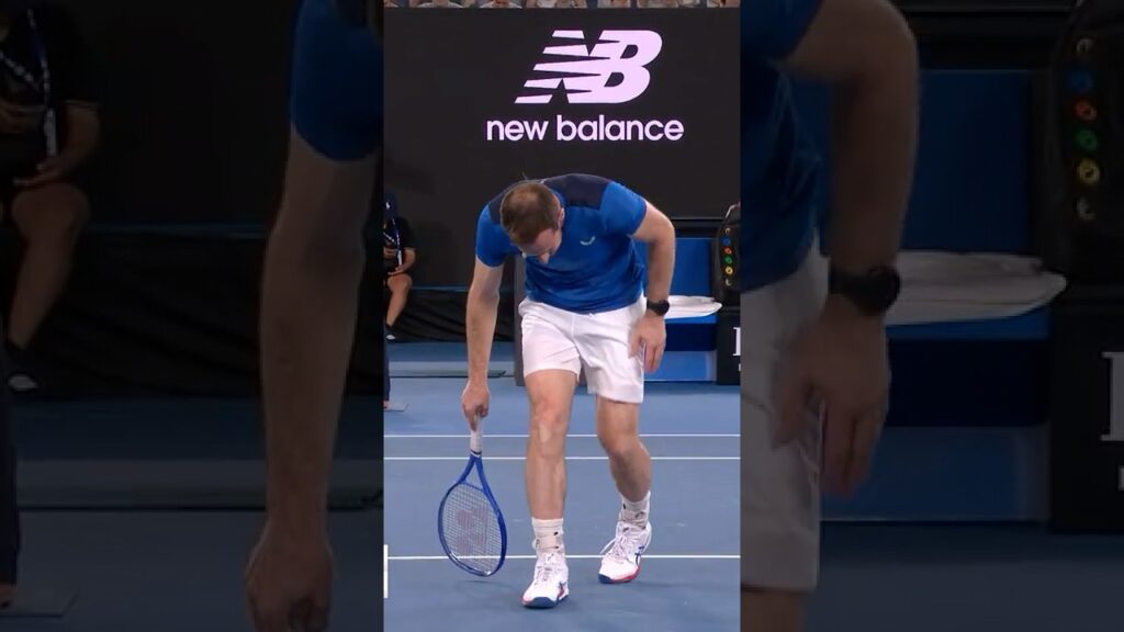 Andy Murray's Hilarious Fail: Tennis Star Can't Get Up! 🤣